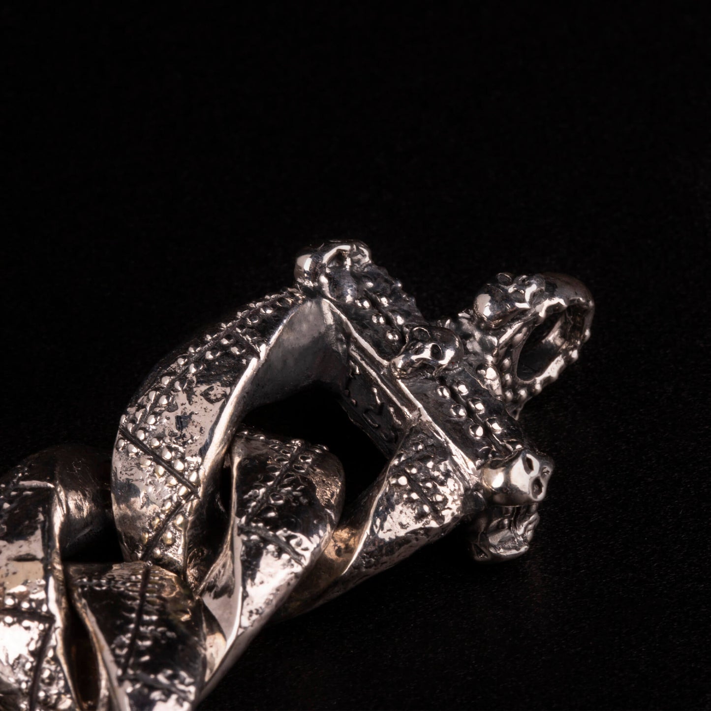 BRACCIALE "RIVETING GROUMETTE"