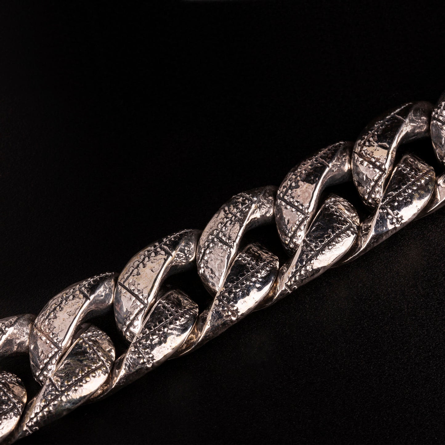 BRACCIALE "RIVETING GROUMETTE"