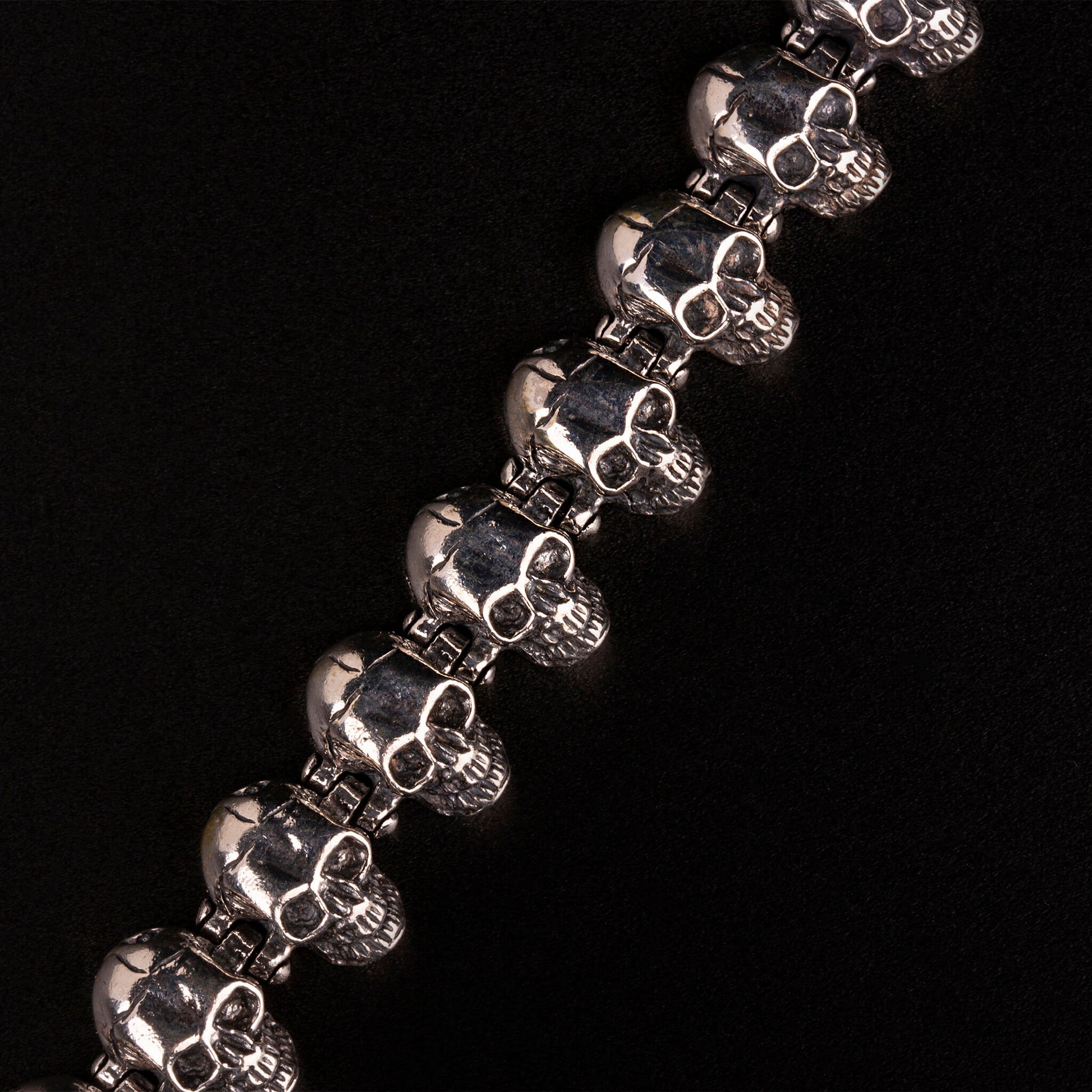 Bracciale in argento925 con teschi allineati