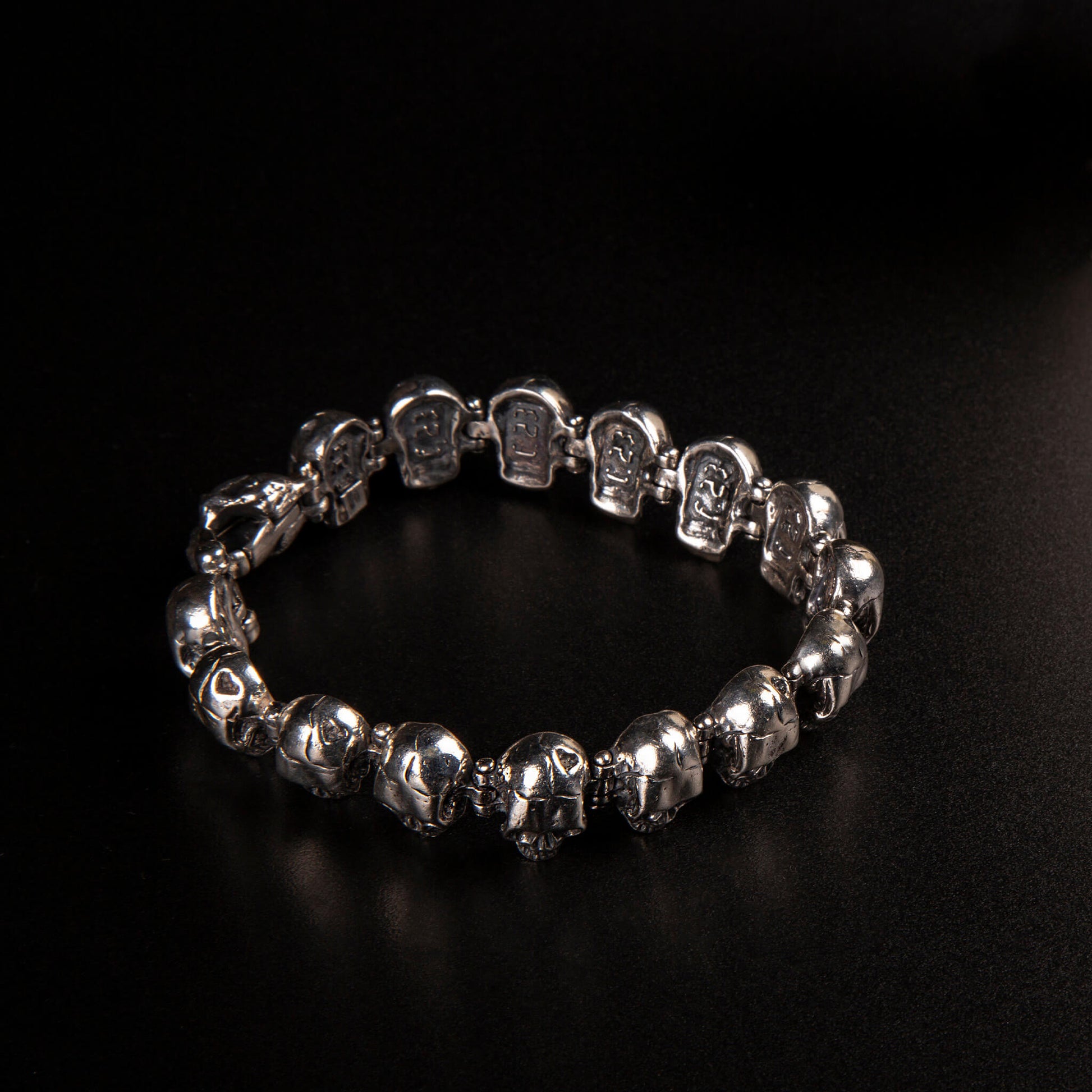 Bracciale in argento925 con teschi allineati