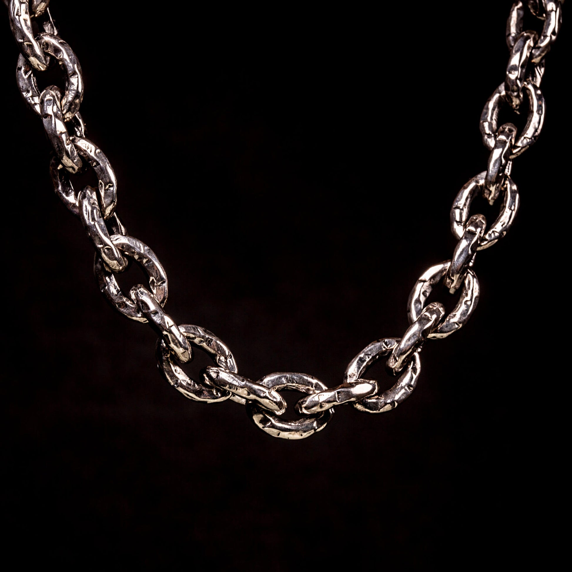 Collana rolo' effetto ribattuto creata e saldata a mano