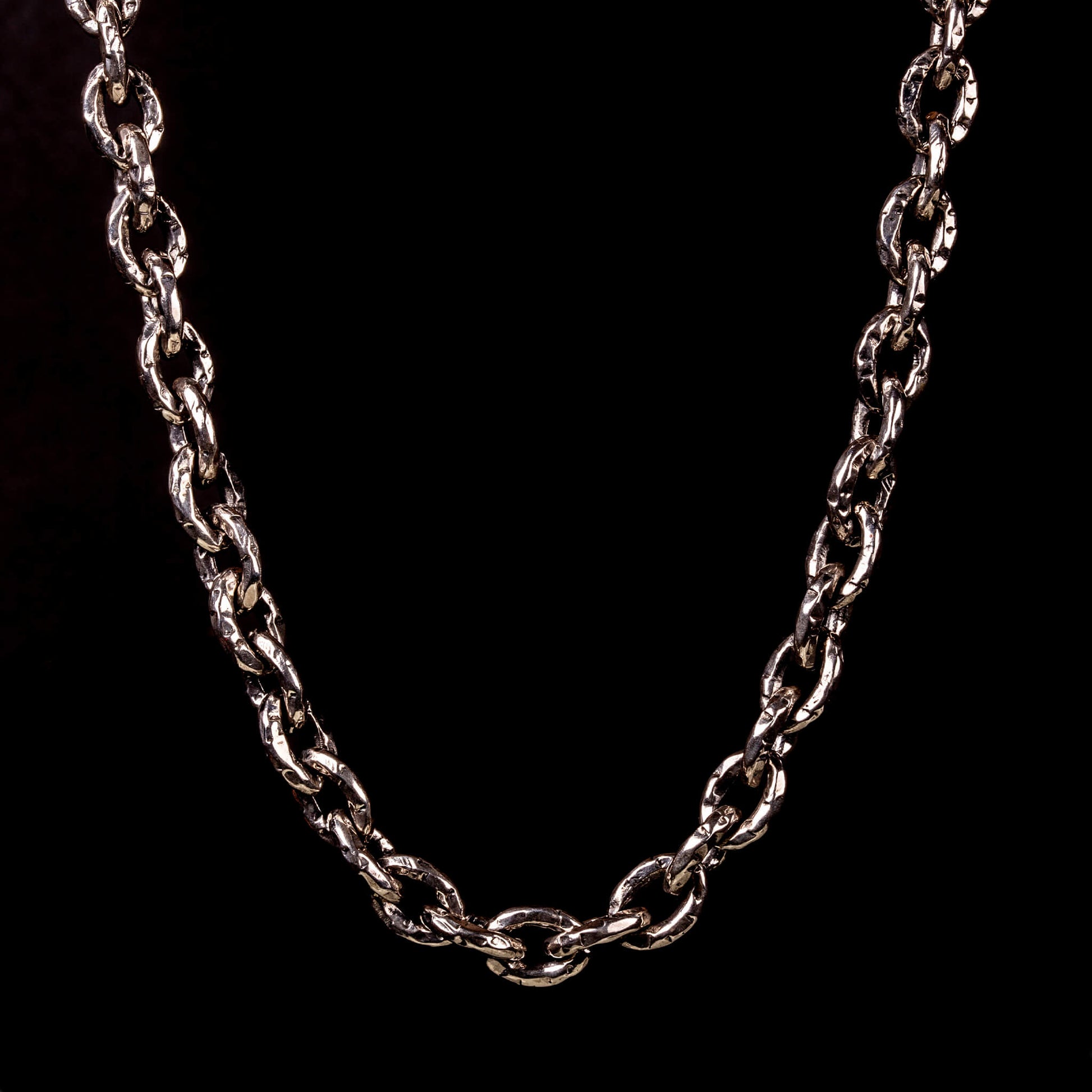 Collana rolo' effetto ribattuto creata e saldata a mano