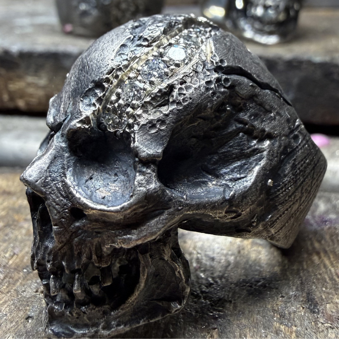 "VENENUM" RING