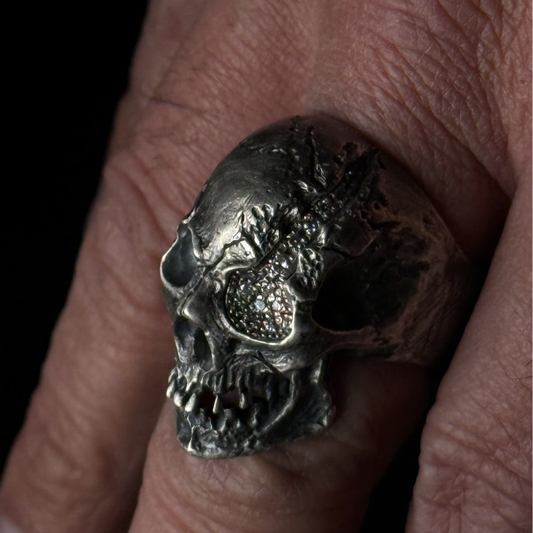 "VENENUM" RING