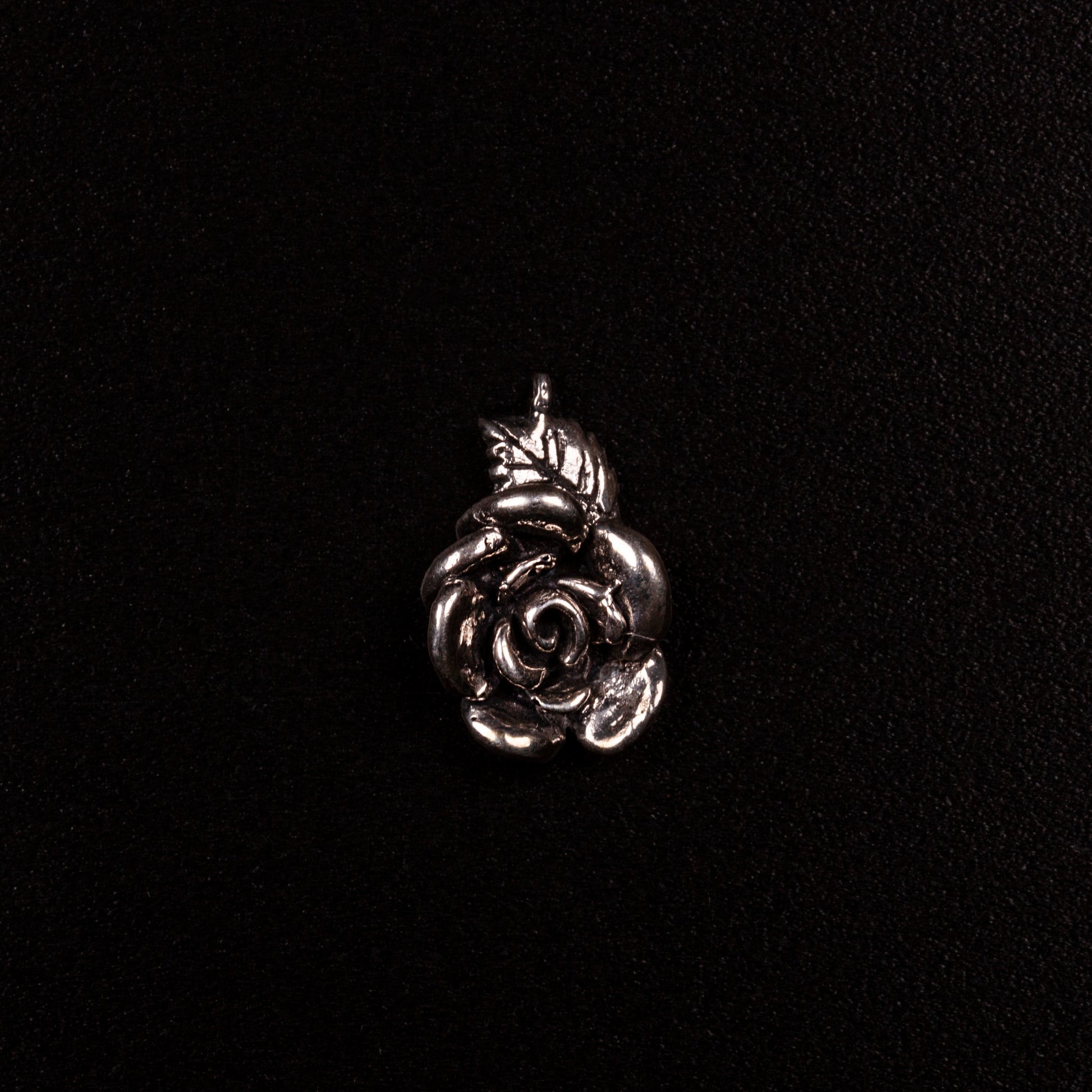 Charm rosa in argento925 oer bracciale