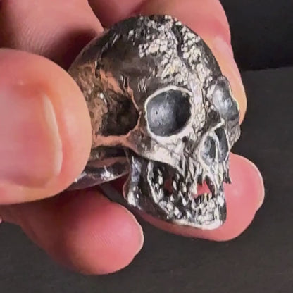 "VENENUM" RING